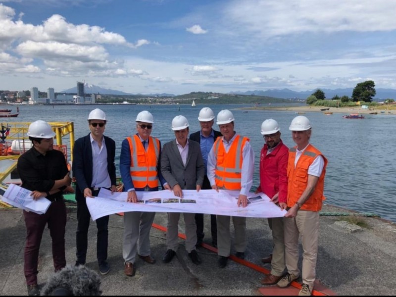  MINISTRO CRISTIÁN MONCKEBERG VISITA EL PUERTO