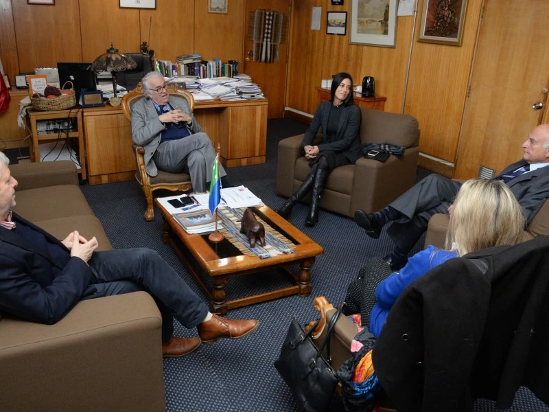 DIRECTORIO DE EMPORMONTT SE REÚNE CON INTENDENTE REGIONAL