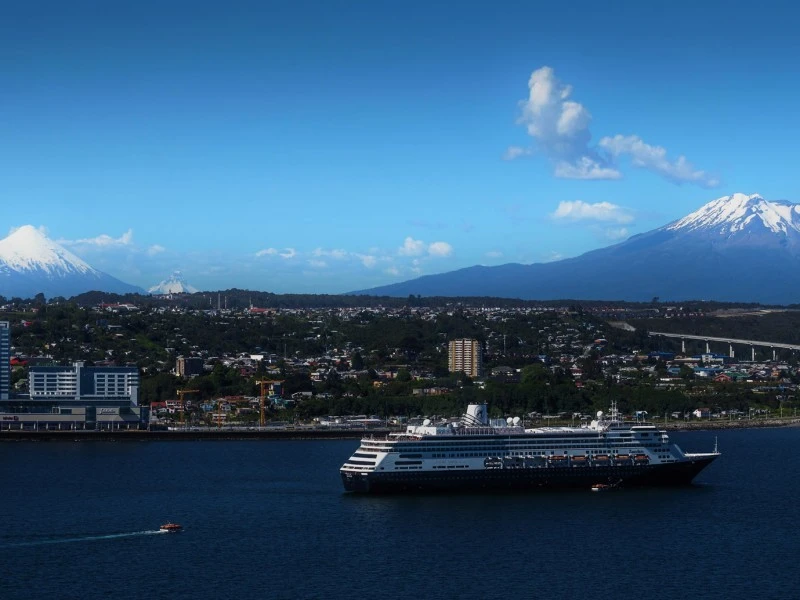 EMPORMONTT y el municipio de Puerto Montt firman convenio para promover la industria de cruceros