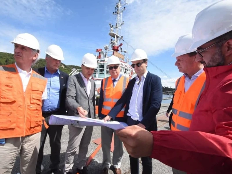  MINISTRO CRISTIÁN MONCKEBERG VISITA EL PUERTO